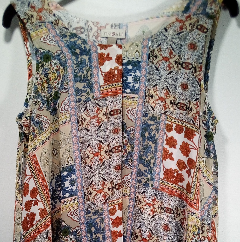 Roz & Ali Women's Top Size Medium